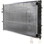 CR 395 000S MAHLE Motorkühler / Wasserkühler CR 395 000S, Schaltgetriebe, mit Klimaanlage, Netz 628 x 378 x 34 mm – u. a. für VW Polo III Classic (6V2), VW Variant (6V5), Seat Cordoba (6K1, 6K2) – OE Nummer 1H0 121 253 AK - l CR 395 000S MAHLE Motorkühler / Wasserkühler CR 395 000S, Schaltgetriebe, mit Klimaanlage, Netz 628 x 378 x 34 mm – u. a. für VW Polo III Classic (6V2), VW Variant (6V5), Seat Cordoba (6K1, 6K2) – OE Nummer 1H0 121 253 AK - l