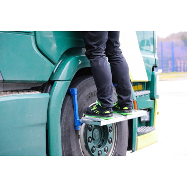 BGS Reifen-Klapptritt | einstellbar | für LKW | 71003